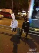 装鬼都这么不敬业 装鬼都这么不敬业