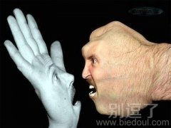 巴掌与拳头，快打他