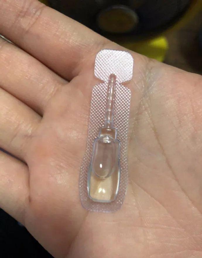 每日趣图:网友:女朋友包里发现的,这是什么东西? 每日趣图:网友:女朋友包里发现的,这是什么东西?