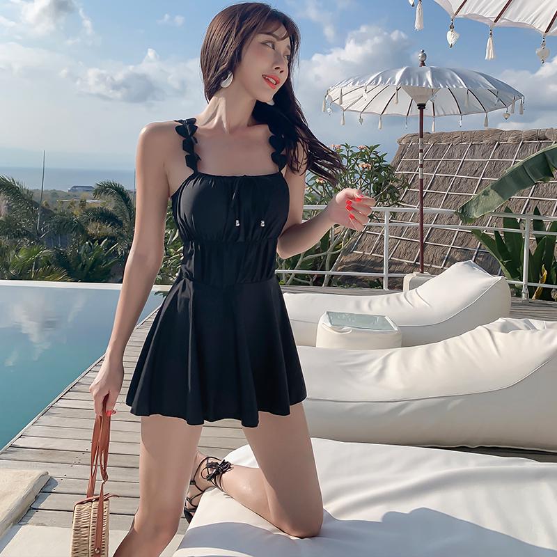 为啥我的枕头是黄的,老婆的枕头却这么白?看到评论懵了,绿得太突然!哈哈哈 为啥我的枕头是黄的,老婆的枕头却这么白?看到评论懵了,绿得太突然!哈哈哈