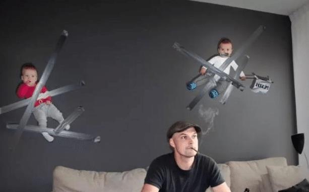 和闺蜜出门刮大风，裙子都不管用了，老公却在一旁笑！哈哈哈