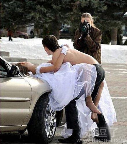 大饱眼福的摄影师。 大饱眼福的摄影师。