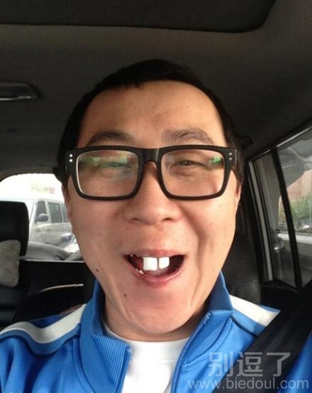 喜欢自拍的大哥。 喜欢自拍的大哥。