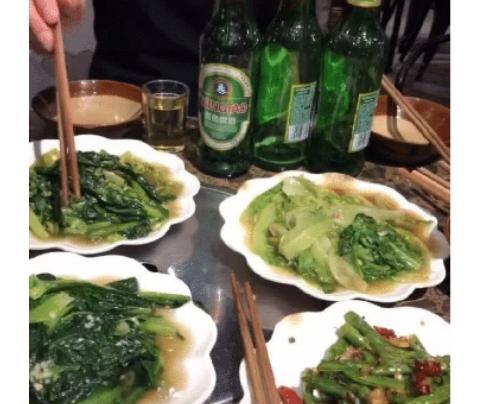 在足疗店偶遇了高中时的班花,还是那么美,我说点什么缓解尴尬呢 在足疗店偶遇了高中时的班花,还是那么美,我说点什么缓解尴尬呢