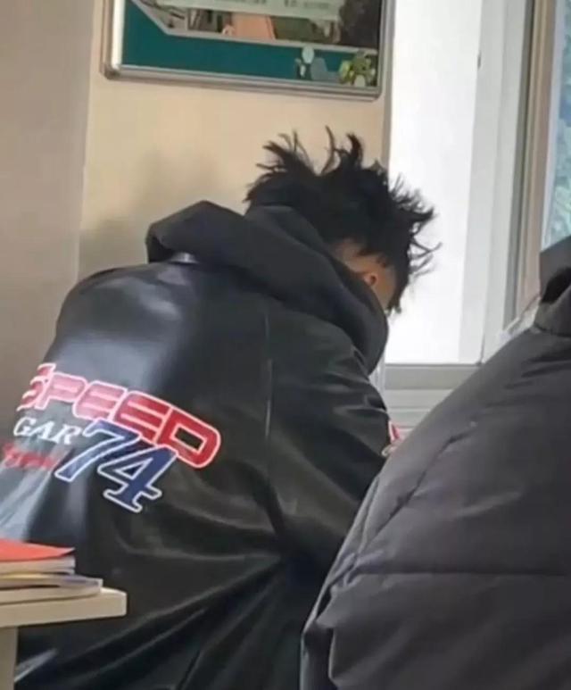 搞笑图片幽默段子笑话：雨过了，天晴了，你觉得你又行了