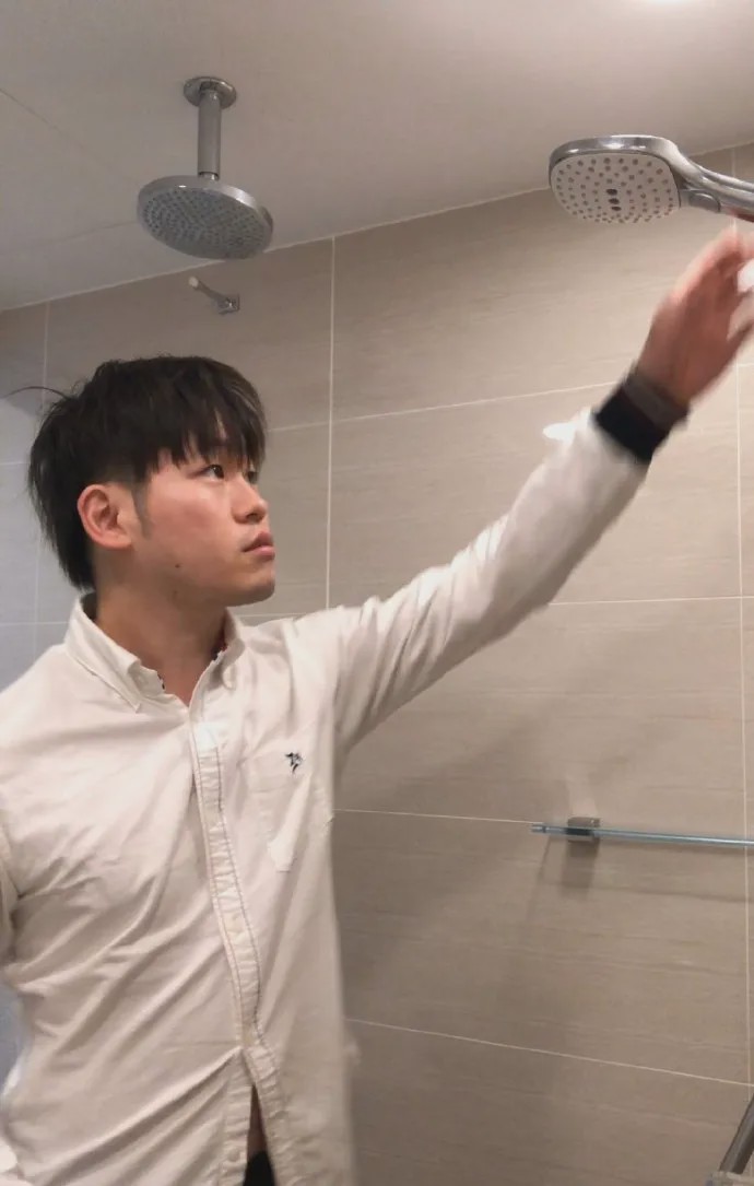 白素贞飞行的时候,为什么要把一只手往前伸?哈哈哈哈又涨知识了 白素贞飞行的时候,为什么要把一只手往前伸?哈哈哈哈又涨知识了