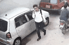 第一次见这么配合的抢劫