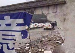 新手女司机我亲眼看着这个女司机开过去了，