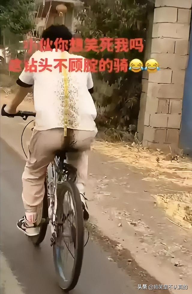 妹子以后拍照还是远离玻璃吧,你的影子已经说明了一切,真尴尬 妹子以后拍照还是远离玻璃吧,你的影子已经说明了一切,真尴尬