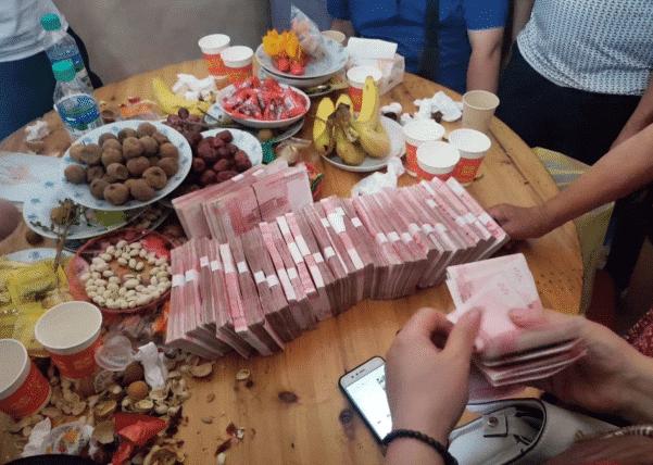 “这是我们江西的彩礼,别的省有这么多吗?”谢谢,有被酸的到吗 “这是我们江西的彩礼,别的省有这么多吗?”谢谢,有被酸的到吗