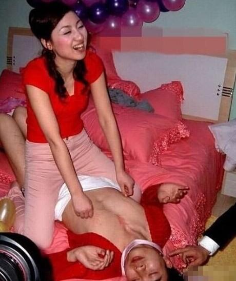 现在闹洞房都这样了吗，节操在哪里呀！