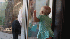 妈妈，我跟你一起擦玻璃