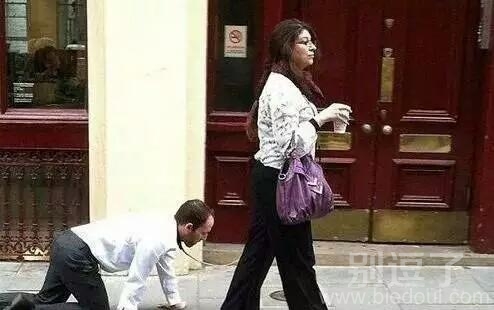 大姐,你的家教还真严啊 大姐,你的家教还真严啊