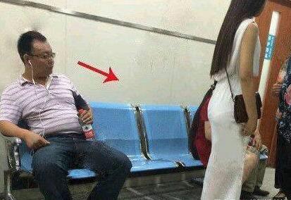 “出去找刺激的人长点心,起码要看清楚性别啊…”哈哈哈哈哈哈哈 “出去找刺激的人长点心,起码要看清楚性别啊…”哈哈哈哈哈哈哈