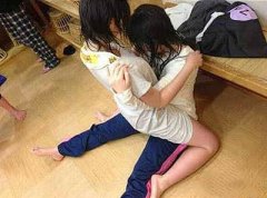 校园里疯狂的女学生们,疯狂啊！
