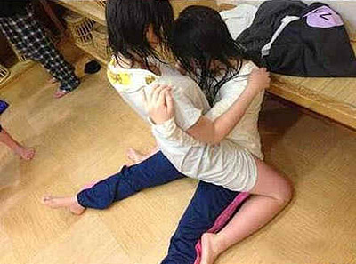 校园里疯狂的女学生们,疯狂啊！