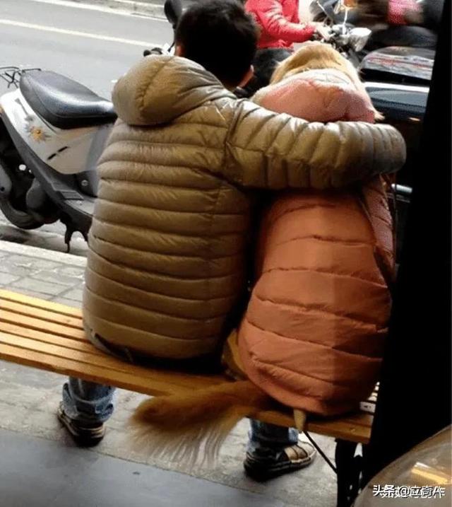 轻松一刻:再也不要半夜给女友发信息了,这绿的也太突然了... 轻松一刻:再也不要半夜给女友发信息了,这绿的也太突然了...