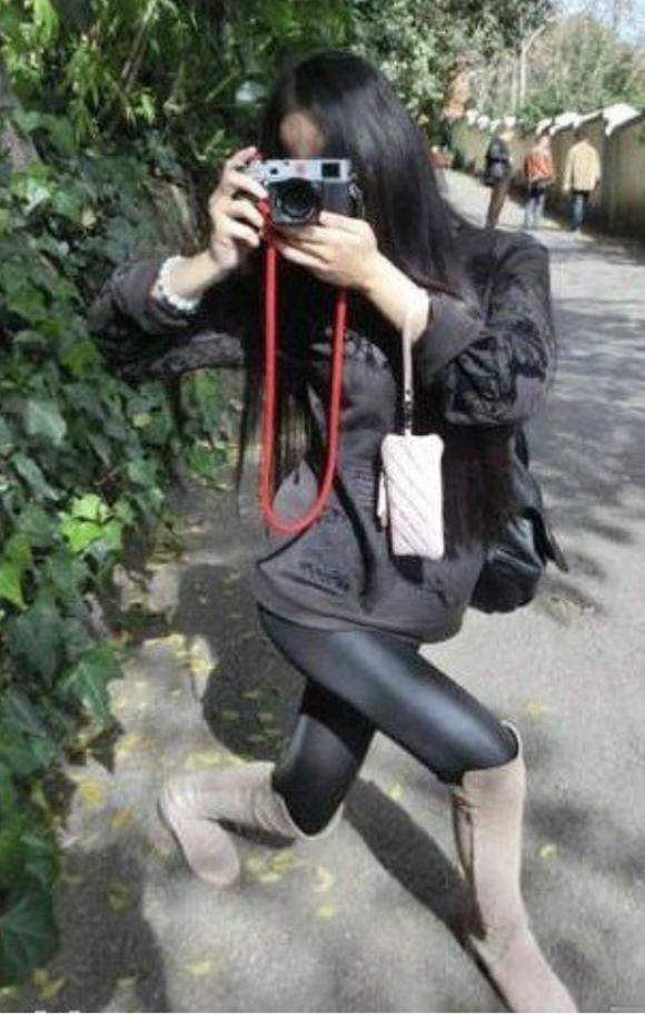 美女拍照姿势很销魂啊 美女拍照姿势很销魂啊