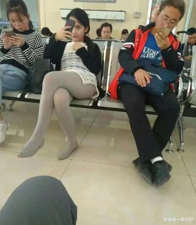 “吓得我赶紧从包里拿出两片药,吃完后心就安定了。”据说只有女人才懂 “吓得我赶紧从包里拿出两片药,吃完后心就安定了。”据说只有女人才懂