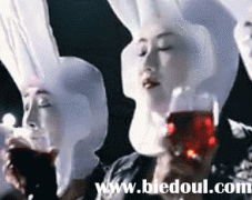 这是大姨妈巾做的广告，真的是恶心透透的了！