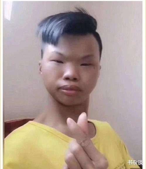 第一次去男友卧室,感觉有一股异味他说是香水,结婚才知道… 第一次去男友卧室,感觉有一股异味他说是香水,结婚才知道…