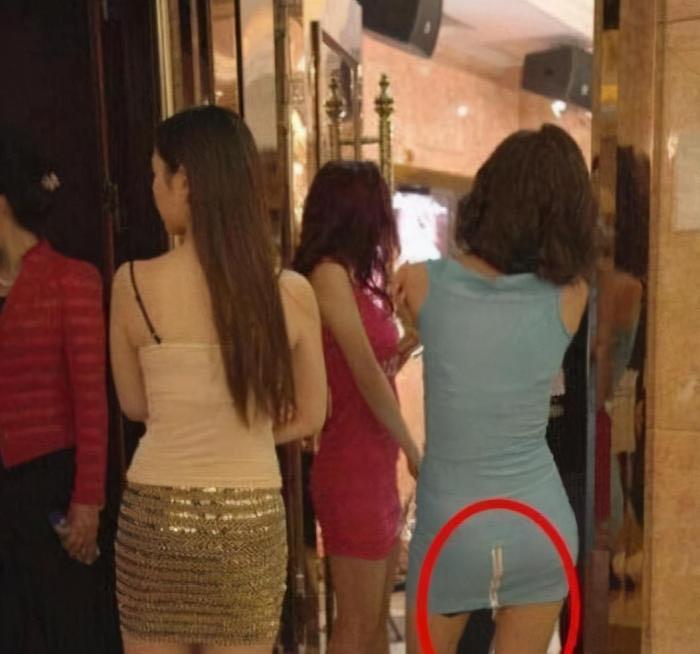 “这条街的小姐姐为什么都这么热情？男人都明白吧！”哈哈哈还想重温当年路