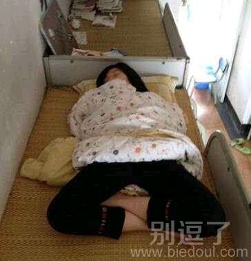 我就爱这么睡！！