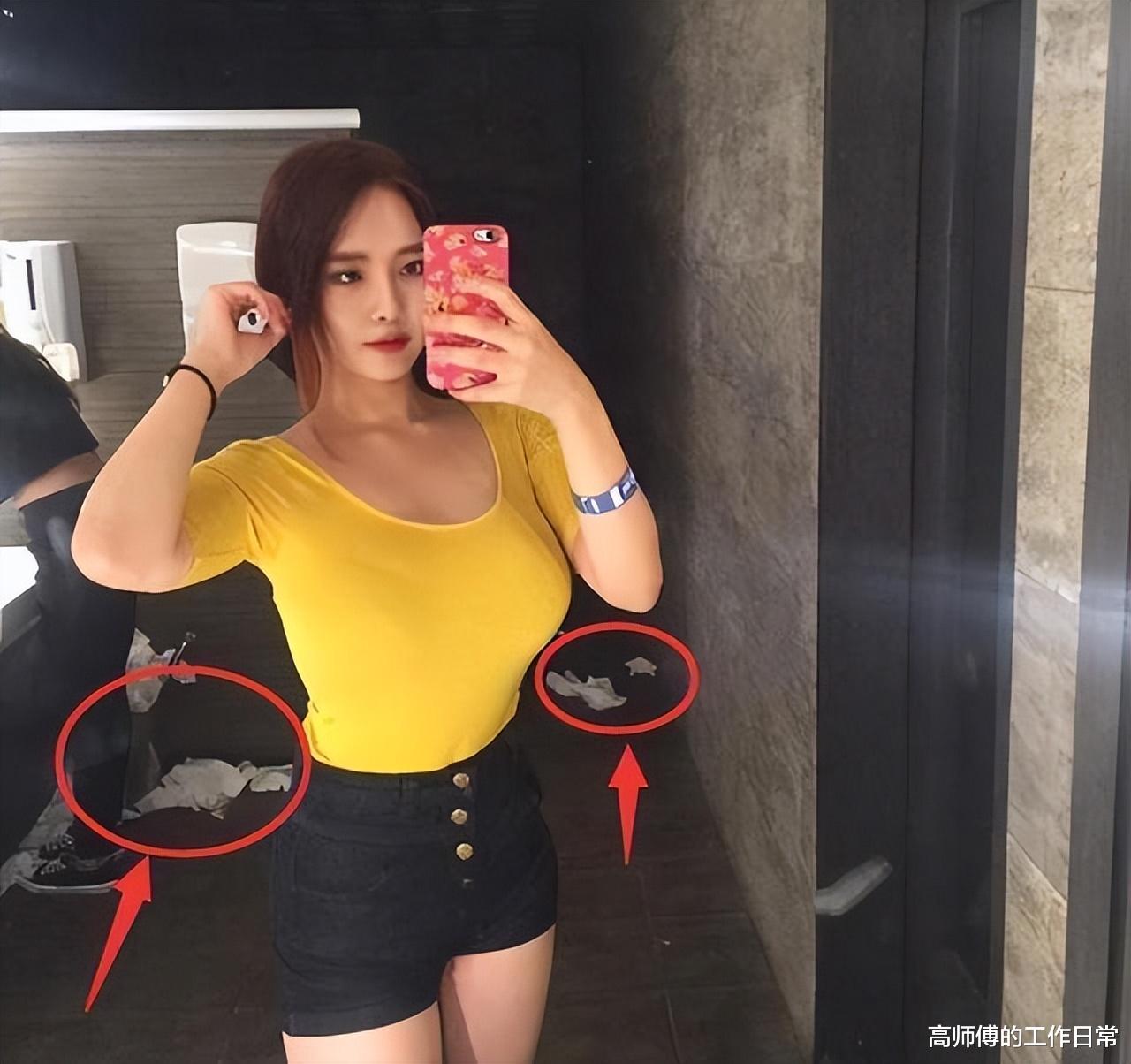 美女,拍照也要注意旁边的衣服,这被人看到多尴尬! 美女,拍照也要注意旁边的衣服,这被人看到多尴尬!