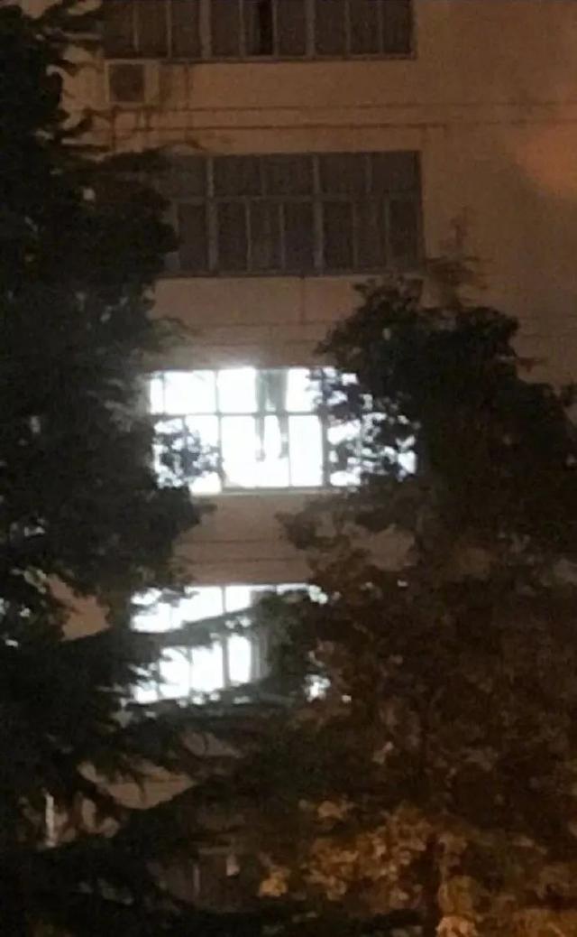 “平胸的女生也太惨了吧!”网友:真让人心疼… “平胸的女生也太惨了吧!”网友:真让人心疼…