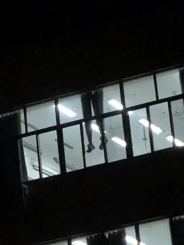 “平胸的女生也太惨了吧!”网友:真让人心疼… “平胸的女生也太惨了吧!”网友:真让人心疼…