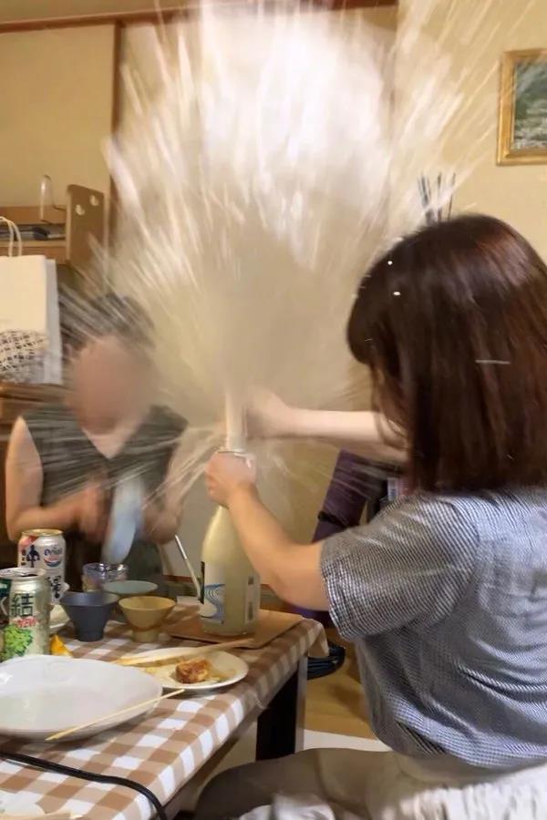 媳妇说双胞胎有感应,我嘴贱问小姨子是不是真的,尴尬 媳妇说双胞胎有感应,我嘴贱问小姨子是不是真的,尴尬
