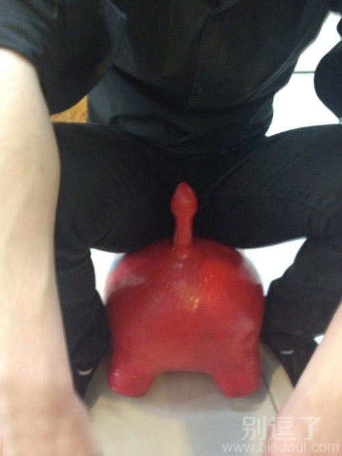 这相片 有点让我浮想联翩啊。