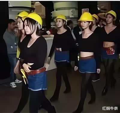 每当老婆穿上这套衣服的时候,战斗就只能维持几分钟!这可怎么办啊?哈哈哈哈 每当老婆穿上这套衣服的时候,战斗就只能维持几分钟!这可怎么办啊?哈哈哈哈