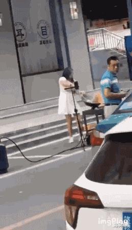 “无意发现我妈有个群, 群名尺度真的让我汗颜…老爸知道你就完了!”啊哈哈哈哈 “无意发现我妈有个群, 群名尺度真的让我汗颜…老爸知道你就完了!”啊哈哈哈哈