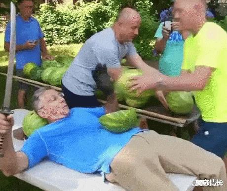 “无意发现我妈有个群, 群名尺度真的让我汗颜…老爸知道你就完了!”啊哈哈哈哈 “无意发现我妈有个群, 群名尺度真的让我汗颜…老爸知道你就完了!”啊哈哈哈哈
