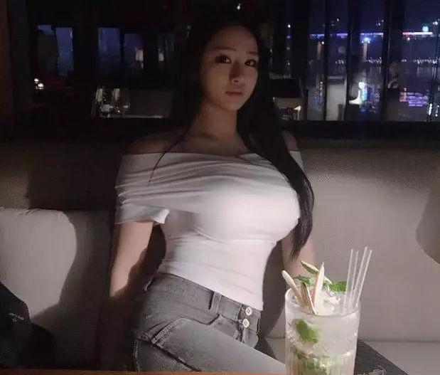 公司聚会,女同事喝多了之后,拉着我不让我走,我该怎么办? 公司聚会,女同事喝多了之后,拉着我不让我走,我该怎么办?