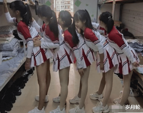 带相亲妹子来吃饭，这颜值，菜单可以给她随便点吗？哈哈哈