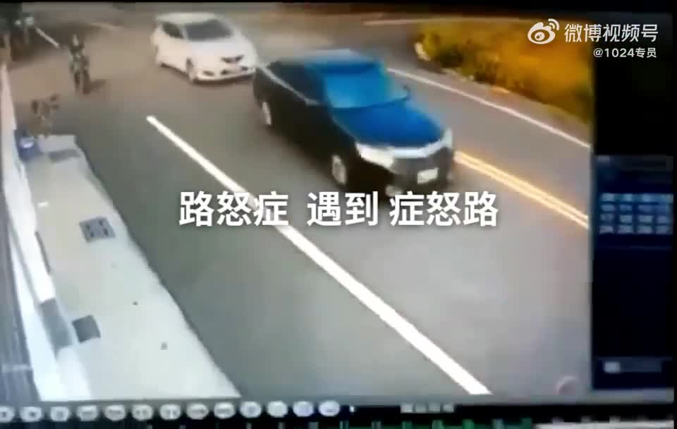 轻松一秒：你划水，我划水，老板鱼翅变鸡腿