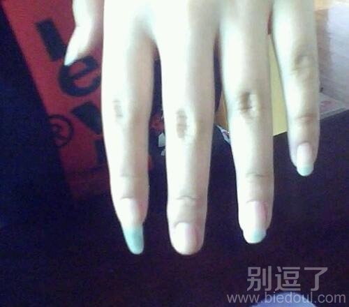 不和其他一样的指甲。 不和其他一样的指甲。