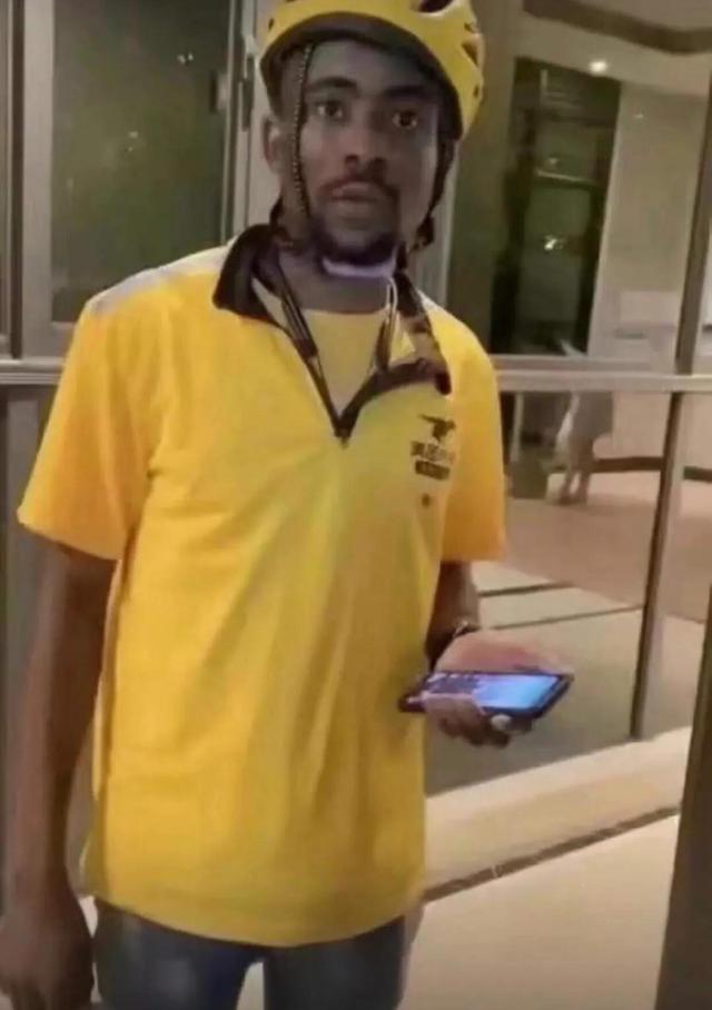 爆笑趣图：上班路上顺便接了个私活，美团外卖，干啥都快