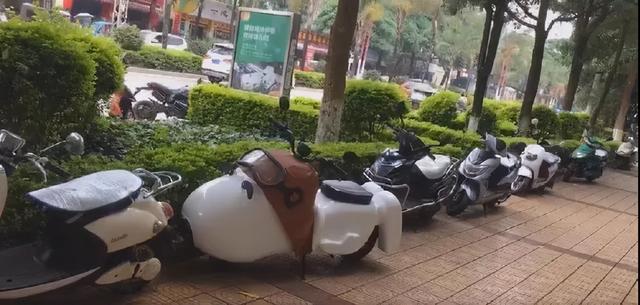 “用鲁迅的口吻写检讨书?”哈哈哈哈老师:那你走 “用鲁迅的口吻写检讨书?”哈哈哈哈老师:那你走