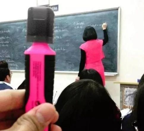 黑丝既不能防风,又不能保暖,为啥女生都爱穿?哈哈哈哈加攻速啊 黑丝既不能防风,又不能保暖,为啥女生都爱穿?哈哈哈哈加攻速啊