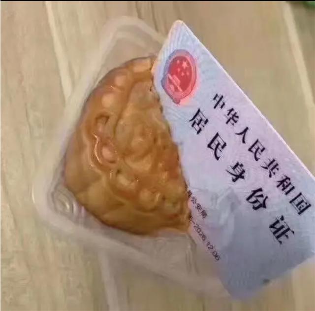 神评论:接吻时让女生最恶心的事是什么? 神评论:接吻时让女生最恶心的事是什么?