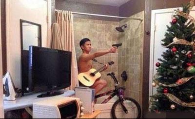 二货屌丝男在家的一天真的是没谁了 二货屌丝男在家的一天真的是没谁了