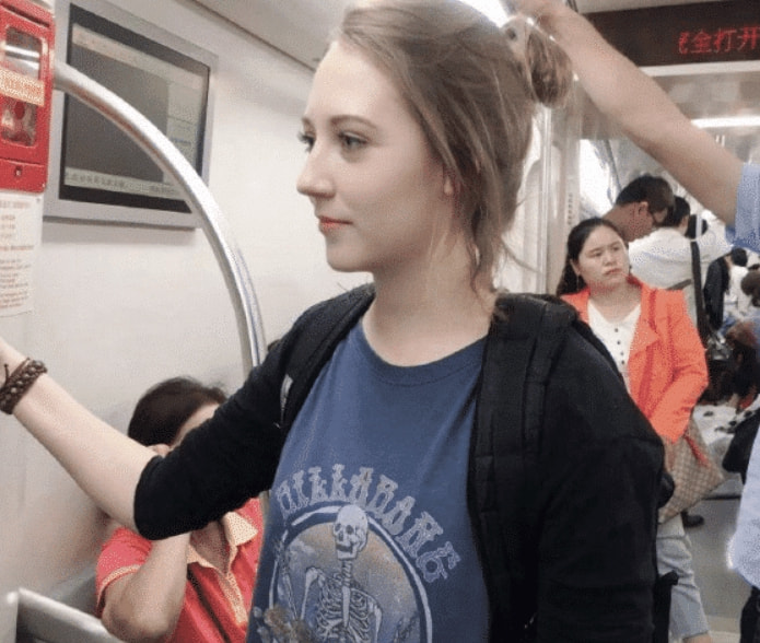 “女生穿这样怎么上厕所?评论区都是人才...”哈哈哈哈哈尴尬到窒息! “女生穿这样怎么上厕所?评论区都是人才...”哈哈哈哈哈尴尬到窒息!