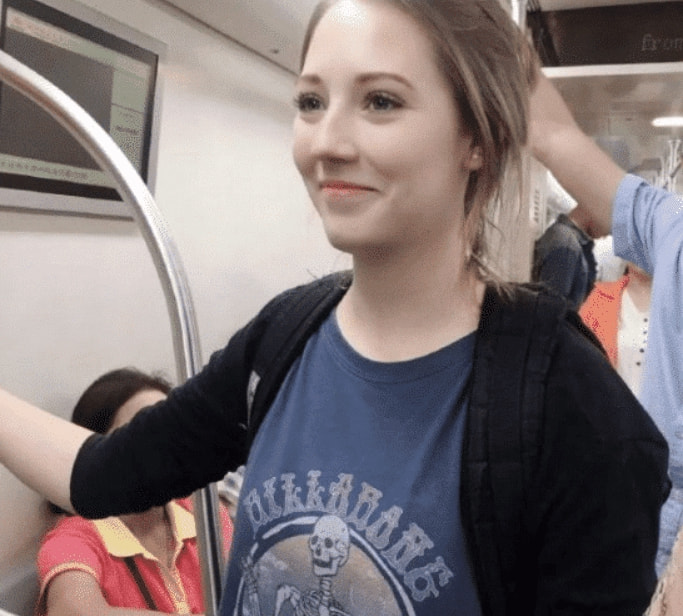 “女生穿这样怎么上厕所?评论区都是人才...”哈哈哈哈哈尴尬到窒息! “女生穿这样怎么上厕所?评论区都是人才...”哈哈哈哈哈尴尬到窒息!