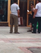 搞笑GIF:有些人还没开始，有些人已经结束了