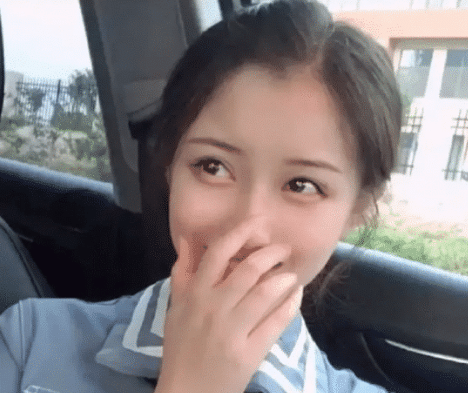 “和相亲对象终于结婚了,虽然她带着个孩子,但也是值了!”哇哈哈哈哈~ “和相亲对象终于结婚了,虽然她带着个孩子,但也是值了!”哇哈哈哈哈~