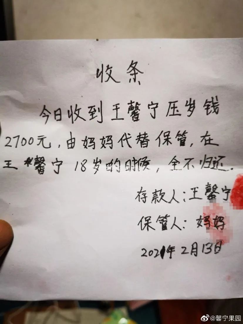 一年轻女子仗着长得漂亮，竟用屁股做这种事!