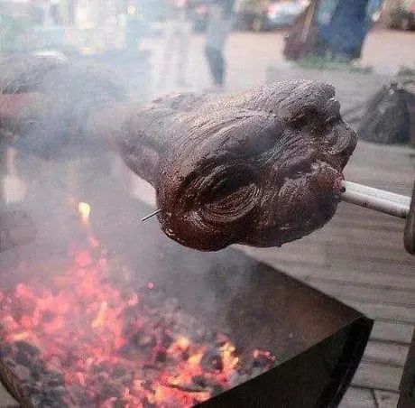 一年轻女子仗着长得漂亮,竟用屁股做这种事! 一年轻女子仗着长得漂亮,竟用屁股做这种事!